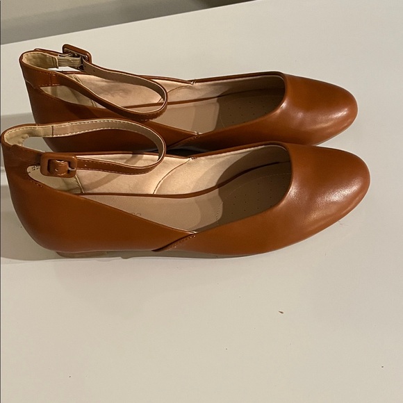 Dream Pairs Women's Tan Flats With Ankle Straps Size 10 - Picture 3 of 15
